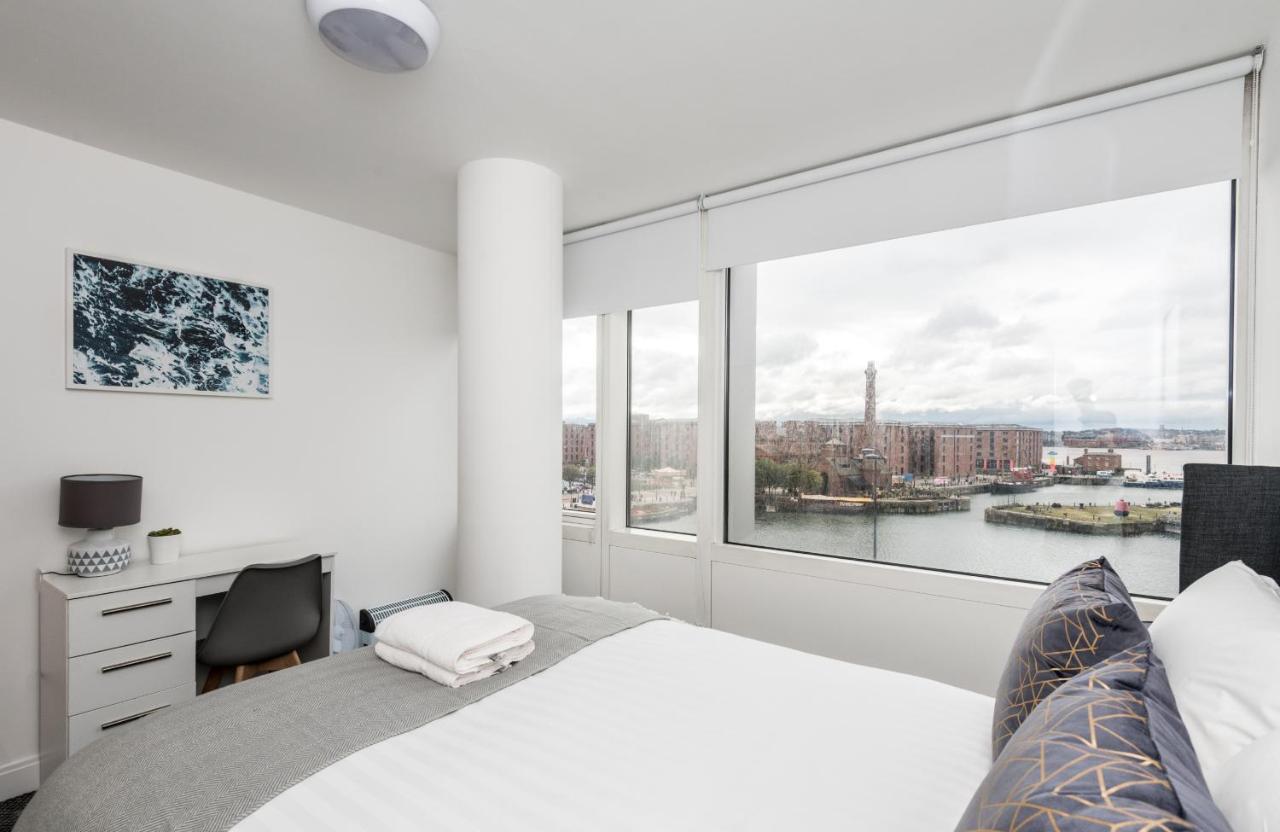 Scenic Dock View Apartment In Central Liverpool Exterior photo